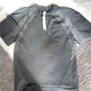 Lululemon top